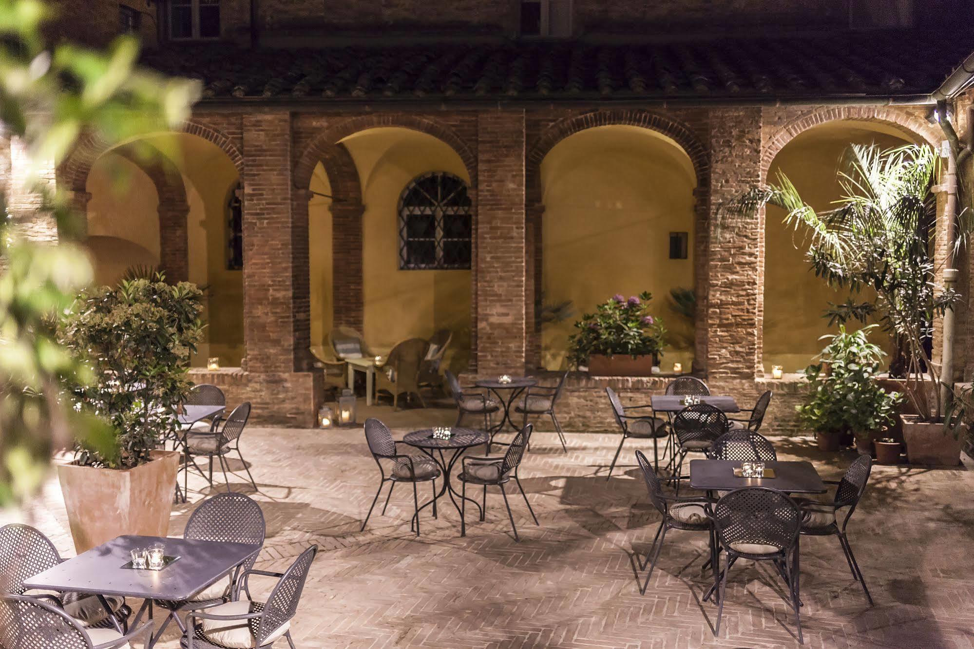 Il Chiostro Del Carmine Hotel Siena Exterior photo